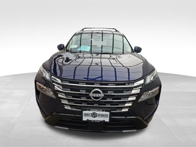 2026 Nissan Rogue Platinum photo 2