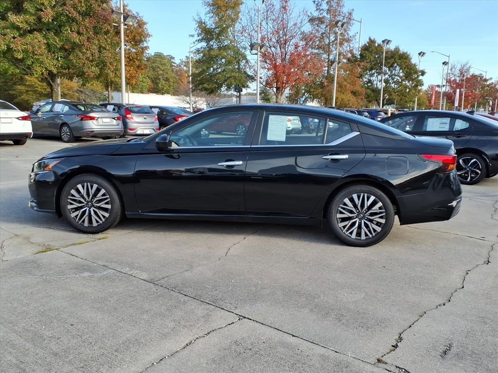 2023 Nissan Altima 2.5 SV photo 2