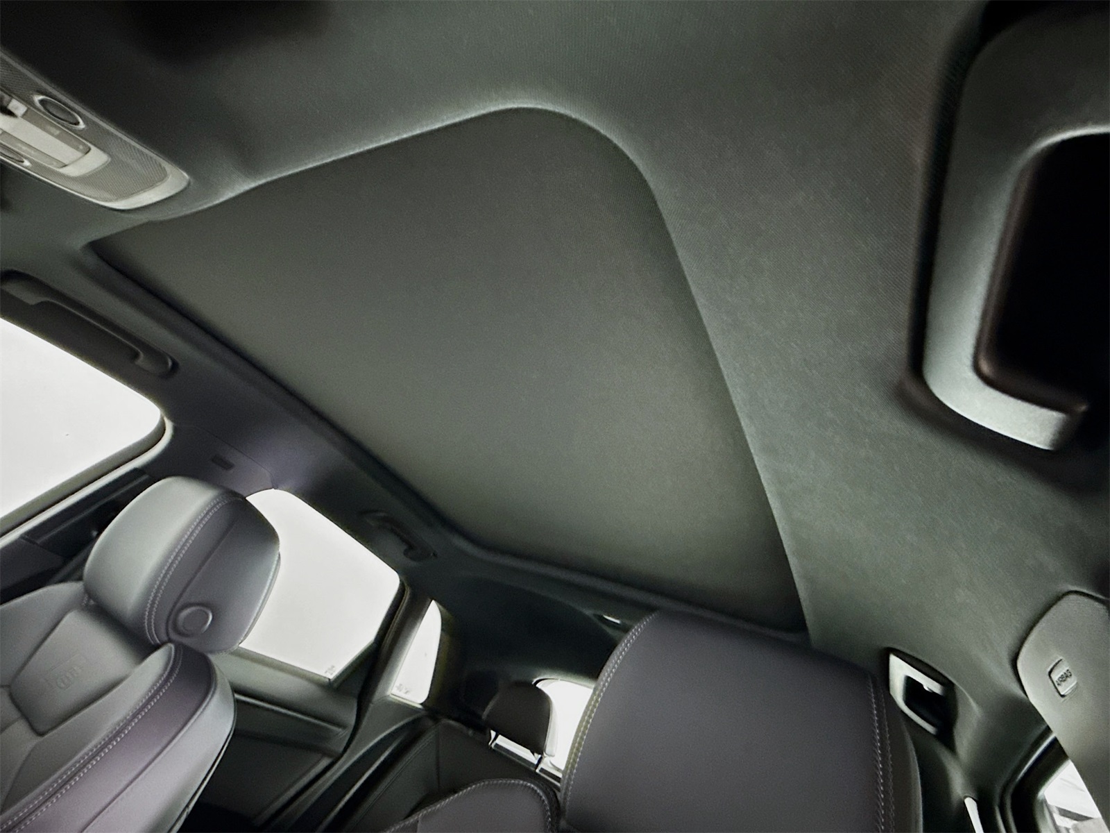 2025 Audi Q3 S line Premium photo 20