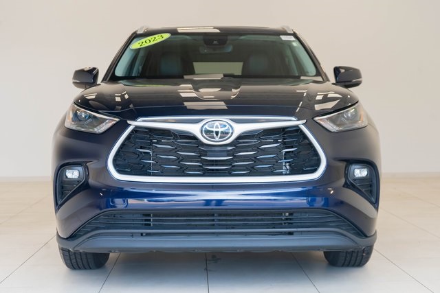 2023 Toyota Highlander L photo 4