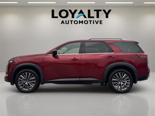 2025 Nissan Pathfinder SL photo 2