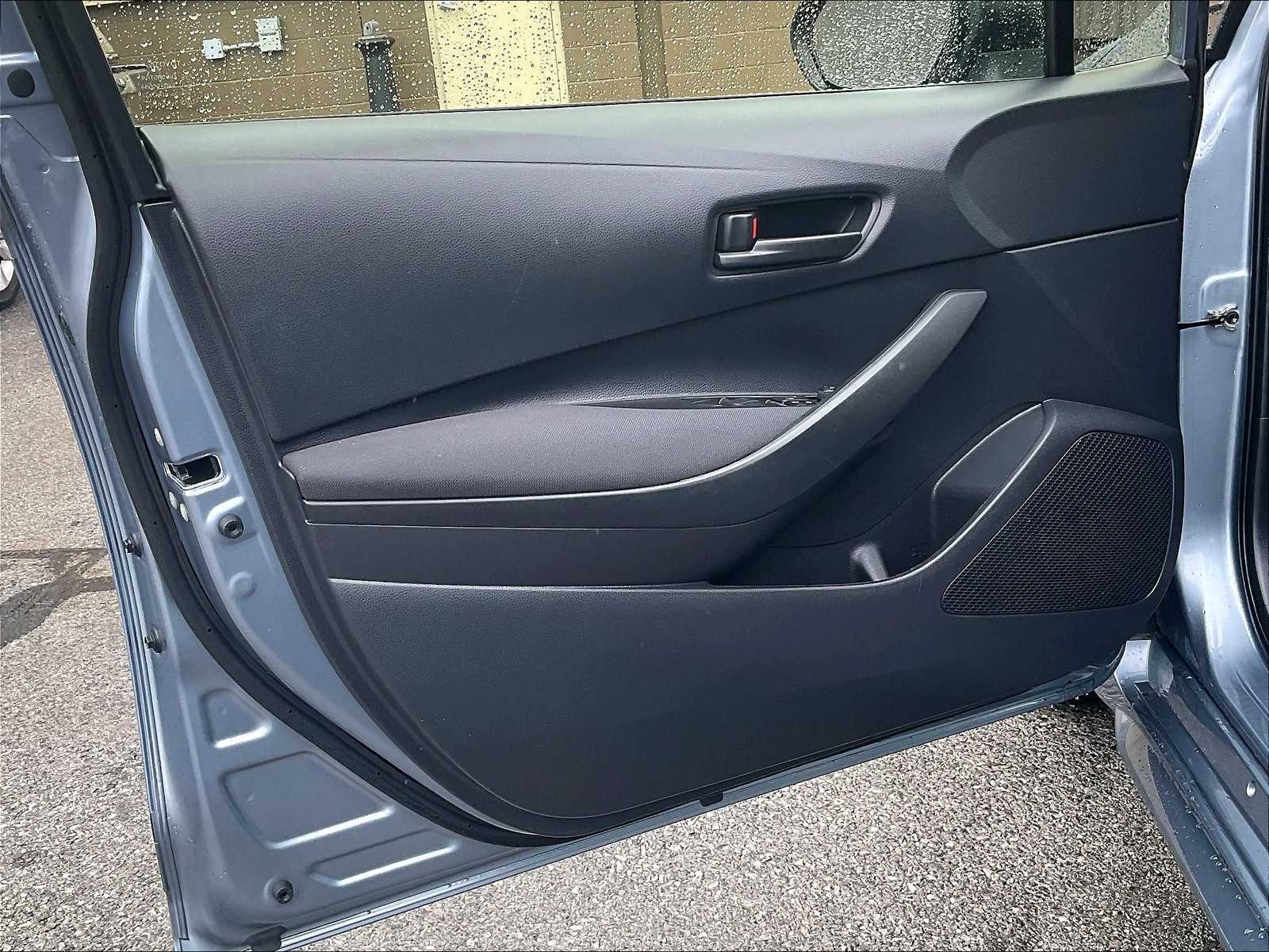 2023 Toyota Corolla Hybrid LE photo 9