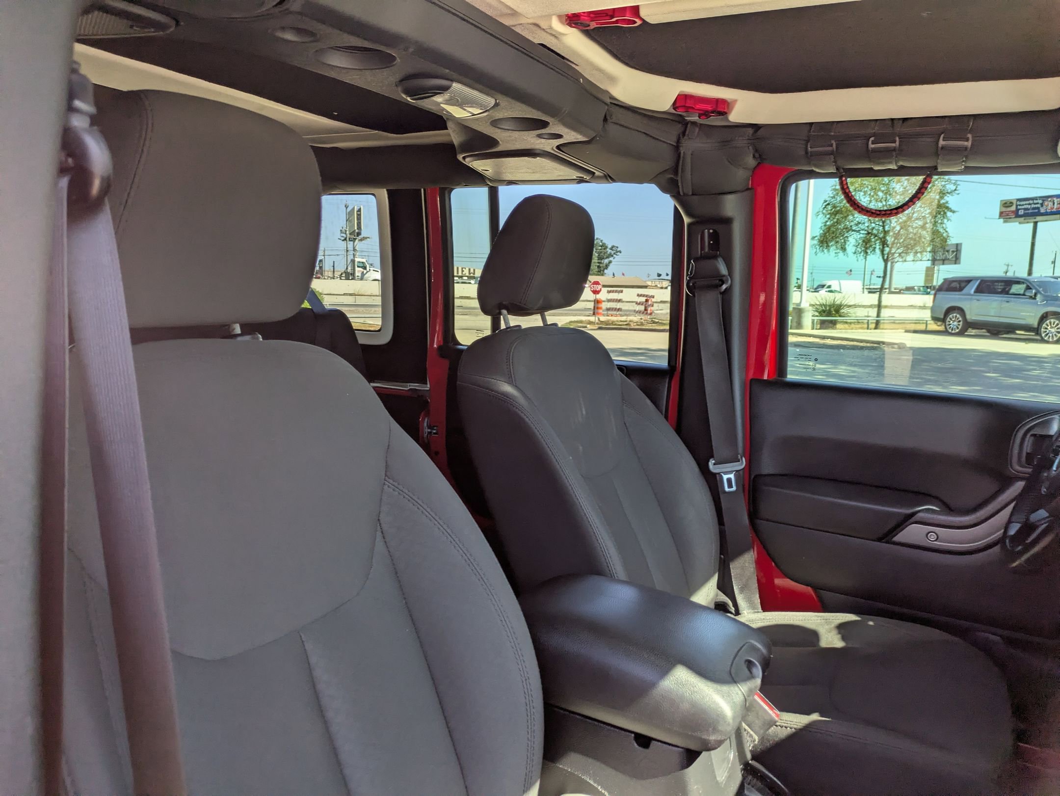 2017 Jeep Wrangler Unlimited Sport photo 28