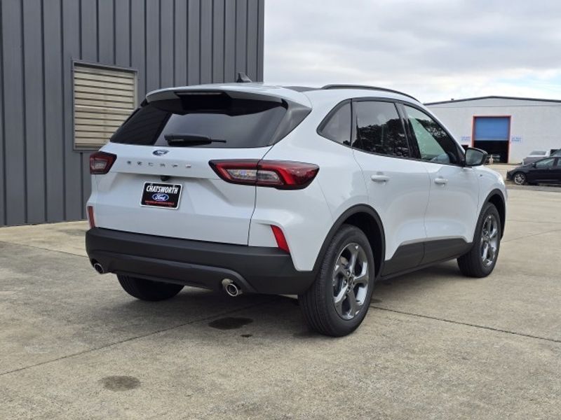 2025 Ford Escape ST-Line photo 3