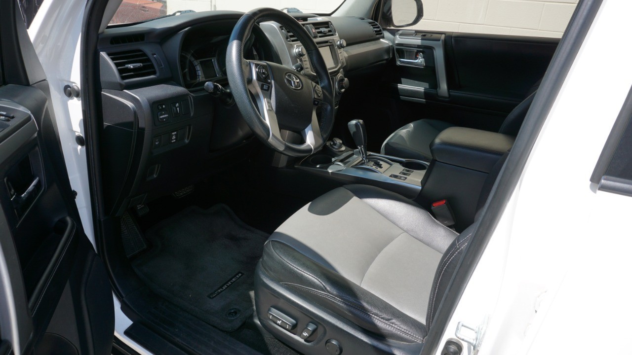 2015 Toyota 4Runner Base photo 5