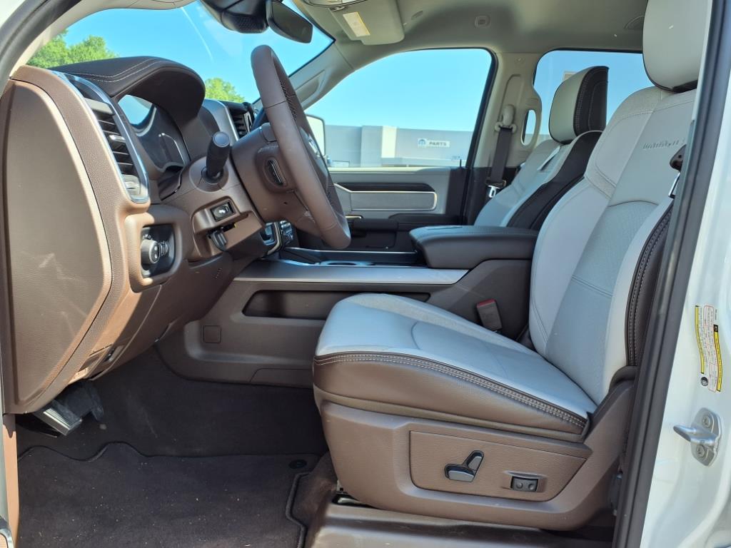 2025 Ram 2500 Laramie photo 3