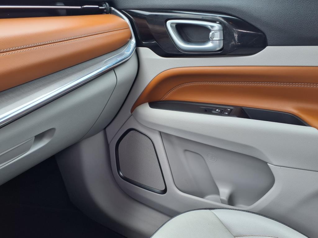 2022 Jeep Compass Limited photo 24