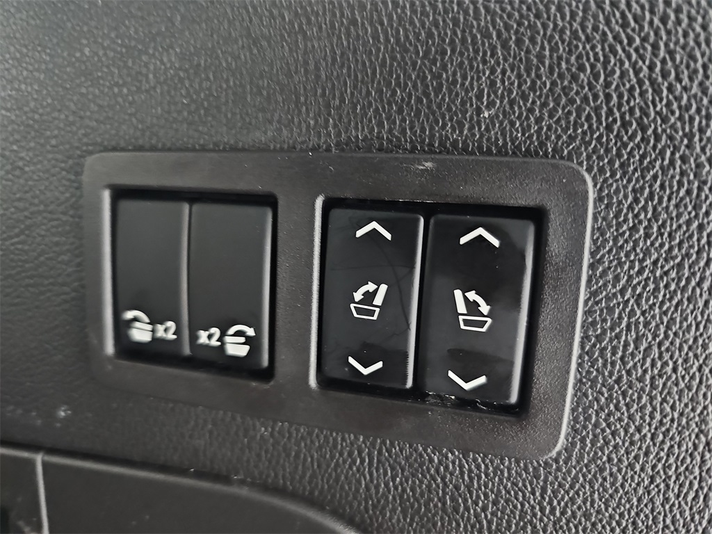 2018 Chevrolet Tahoe LT photo 14
