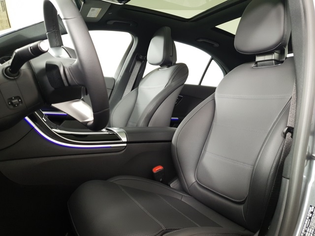 2025 Mercedes Benz C 300 photo 18