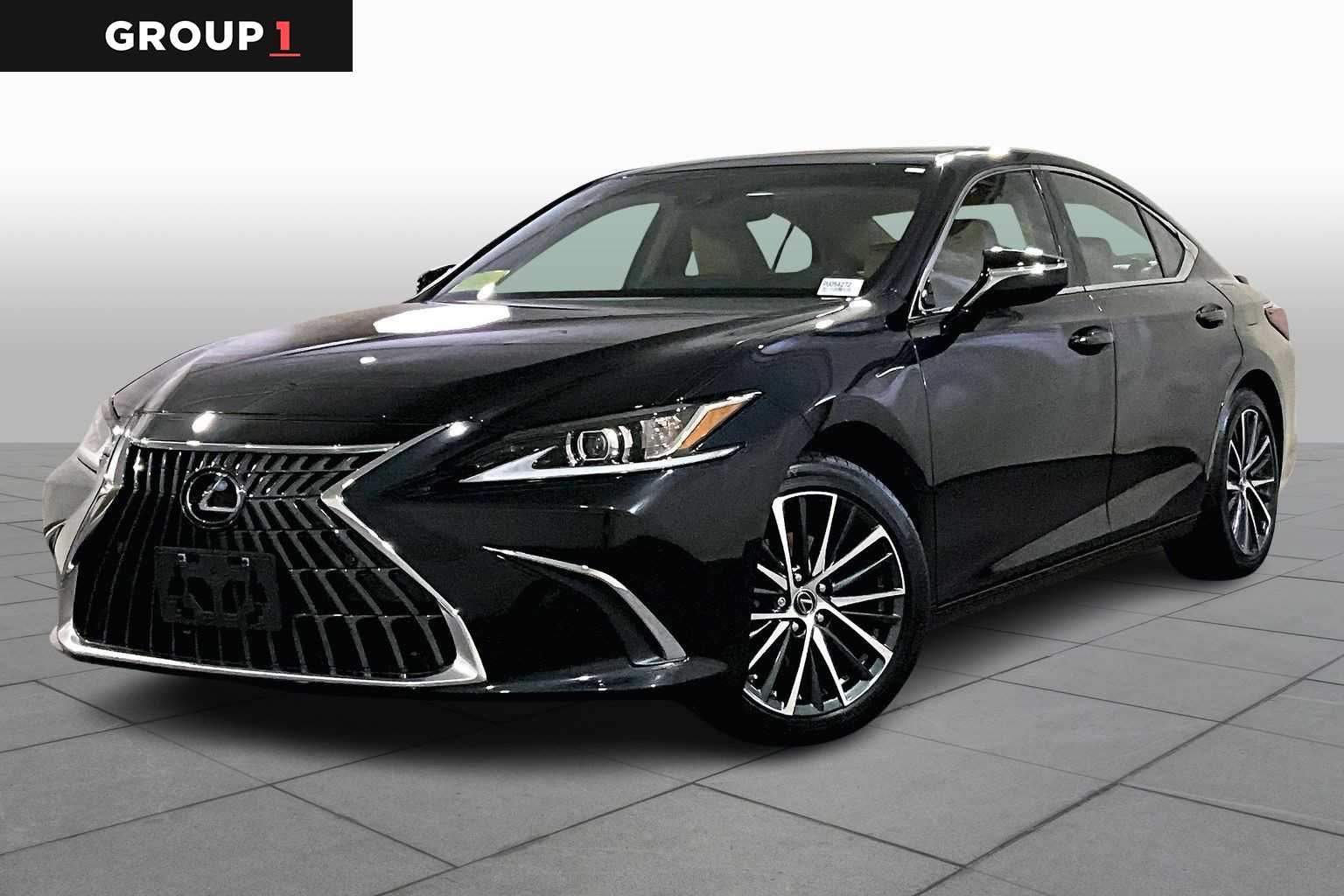 2024 Lexus ES Hybrid 300h's photo