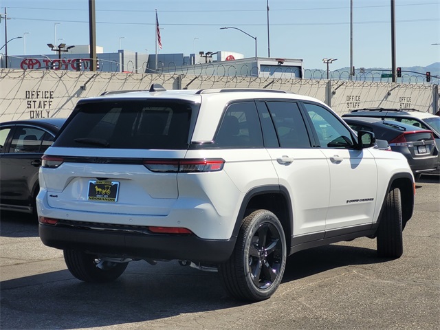 2025 Jeep Grand Cherokee Altitude X photo 3