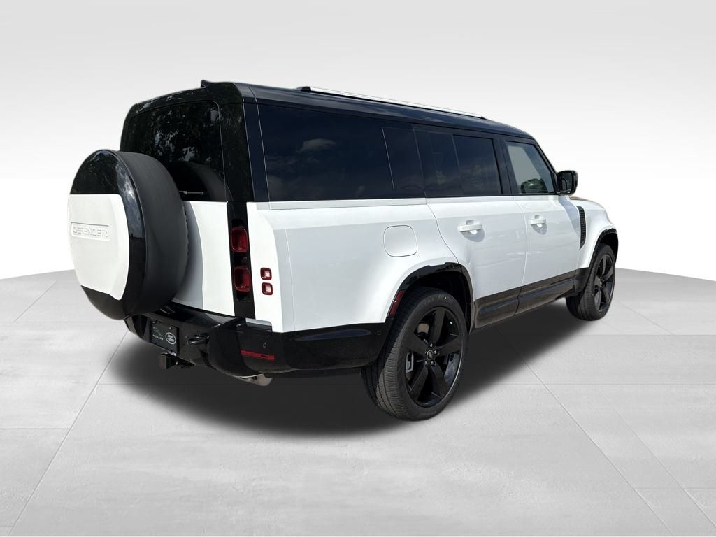 2025 Land Rover Defender 130 X-Dynamic SE photo 5