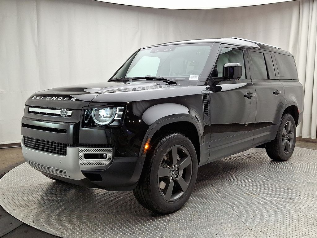 2025 Land Rover Defender S's photo