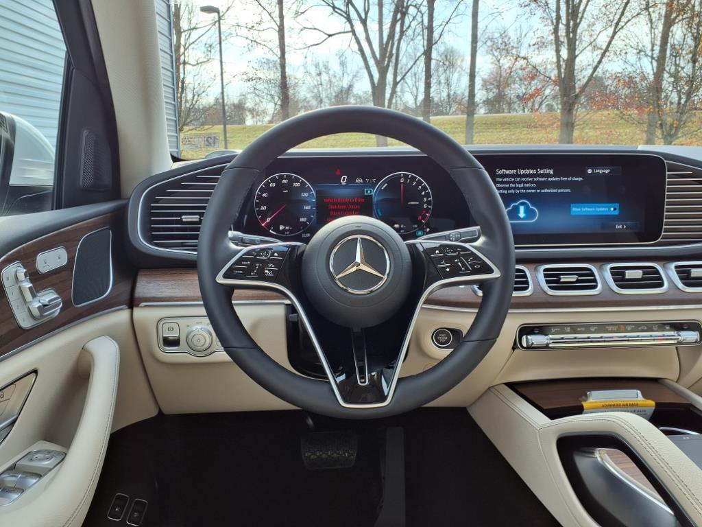 2025 Mercedes Benz GLE 450e 4MATIC photo 2