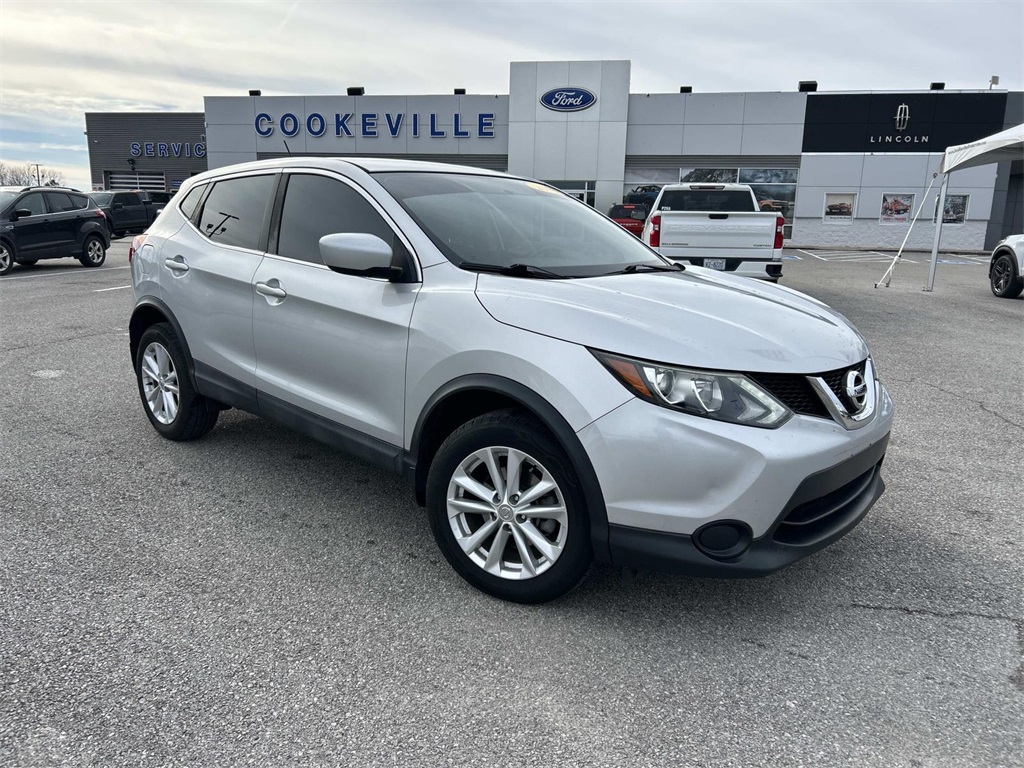 2018 Nissan Rogue Sport S's photo