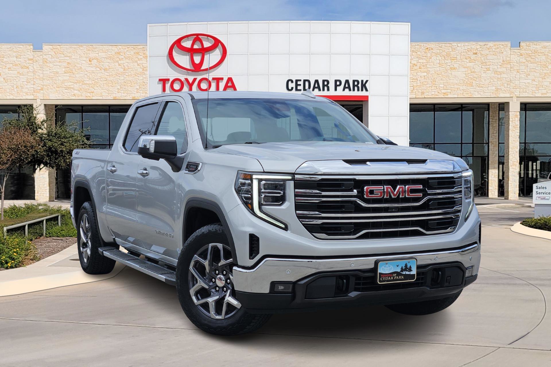 2022 GMC Sierra SLT's photo