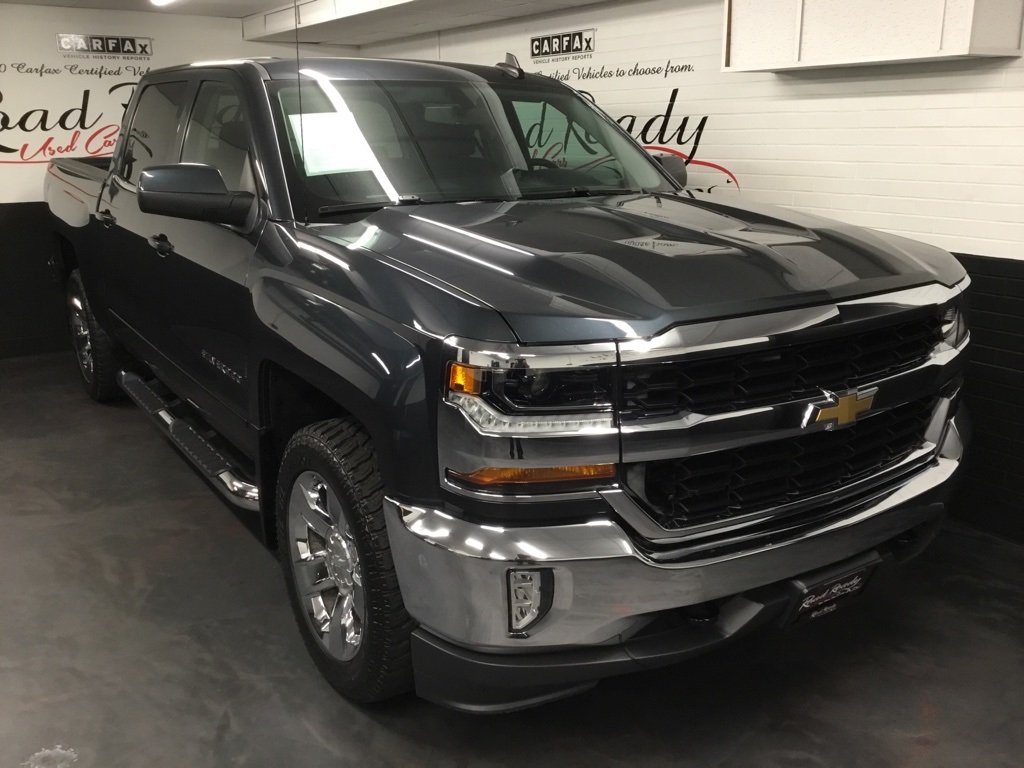 2017 Chevrolet Silverado 1500 LT photo 2