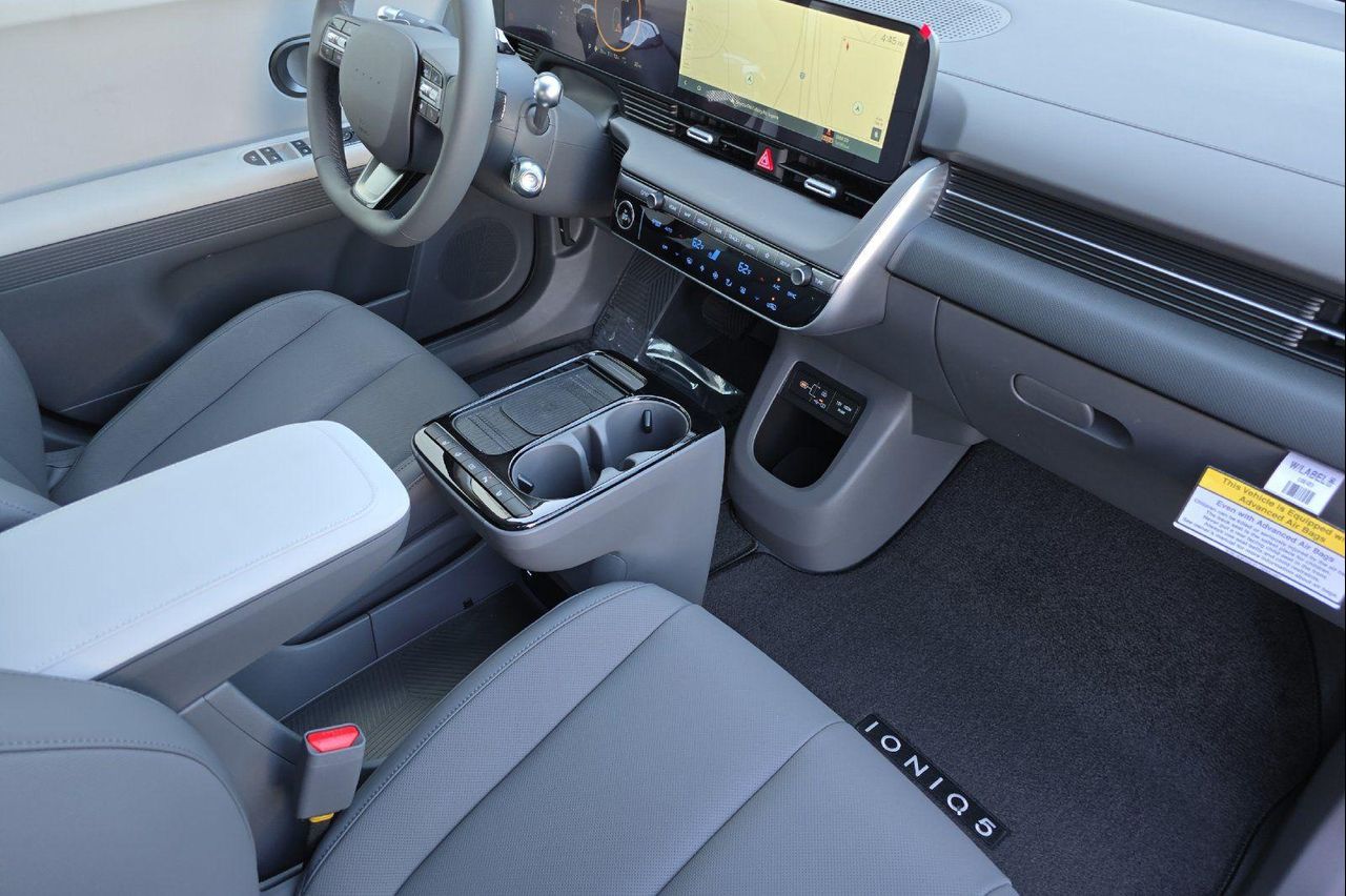 2025 Hyundai Ioniq 5 SEL photo 14
