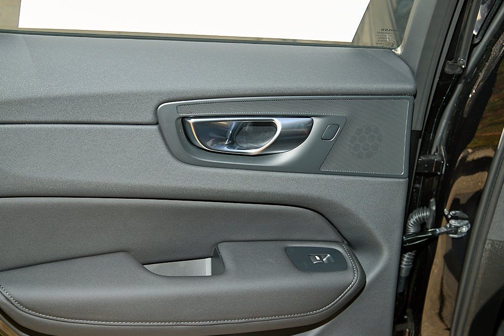 2026 VOLVO XC60 - Image 19