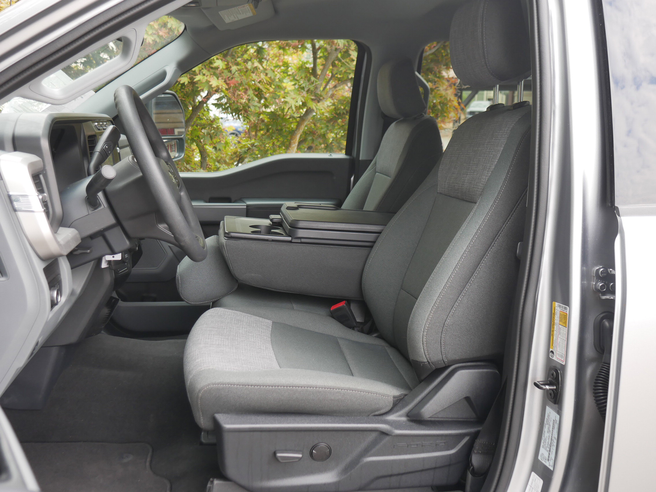 2024 Ford F-250 XLT photo 2