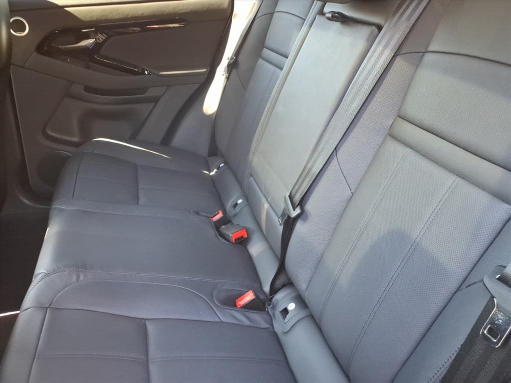2026 Land Rover Range Rover Evoque Dynamic SE photo 4