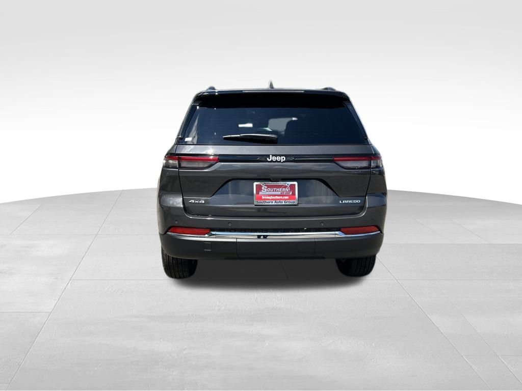 2025 Jeep Grand Cherokee Laredo X photo 5