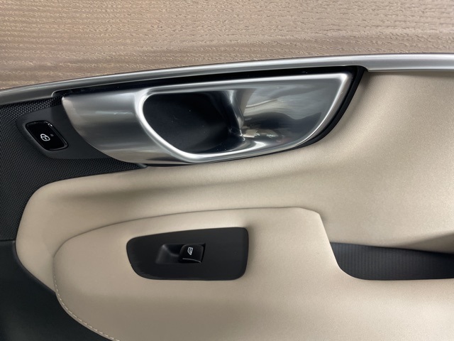 2026 Volvo XC90 B5 AWD Core photo 15