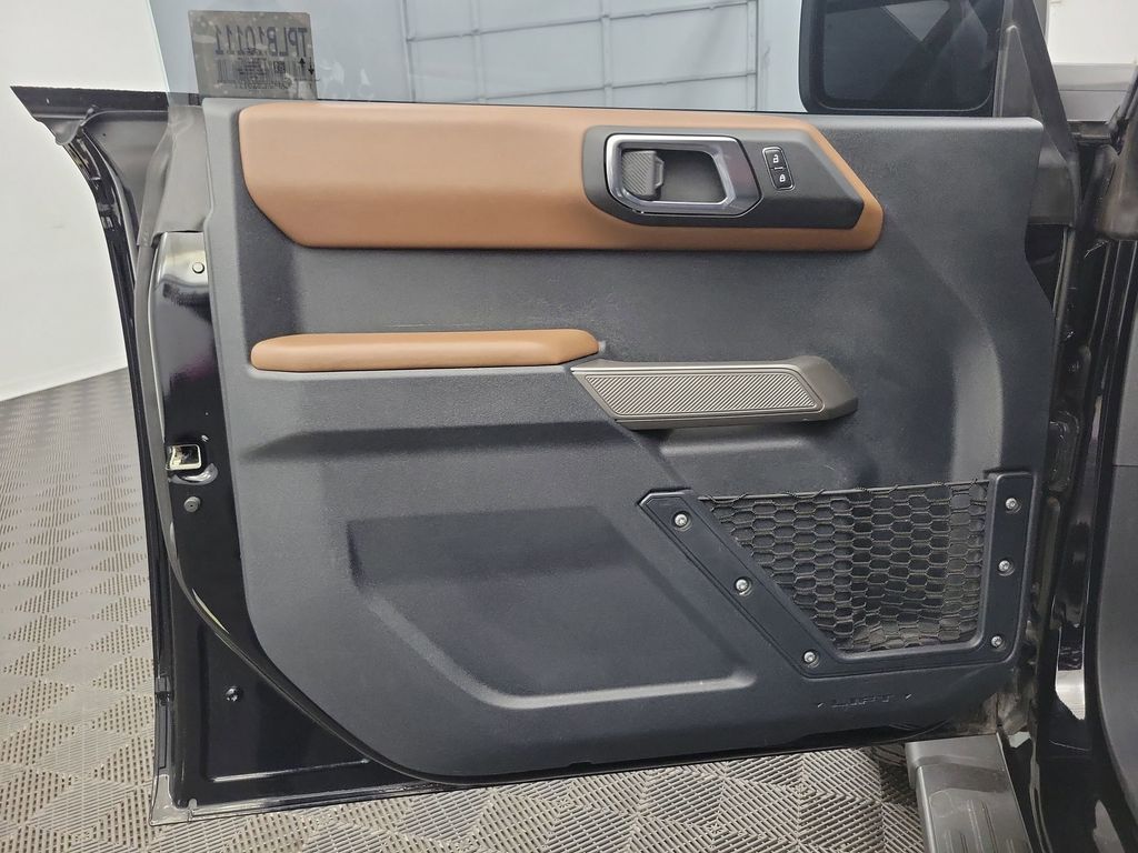 2023 Ford Bronco Outer Banks photo 17