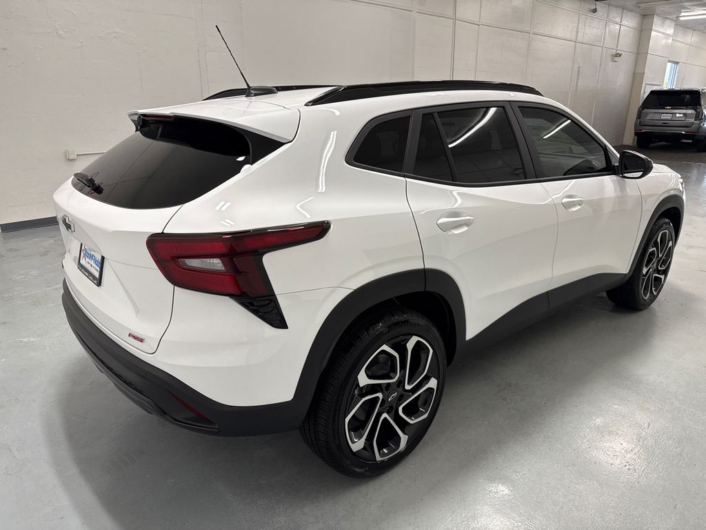 2025 Chevrolet Trax photo 6