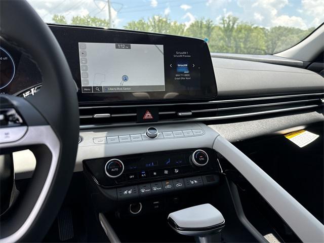 2025 Hyundai Elantra Hybrid Limited photo 16
