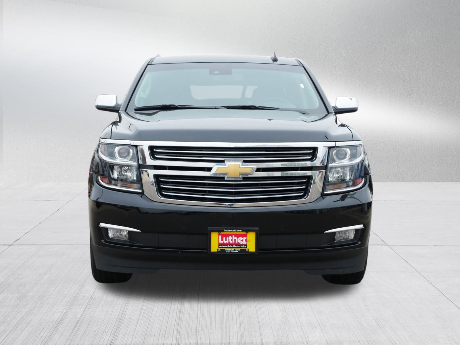 Used 2019 Chevrolet Suburban Premier with VIN 1GNSKJKCXKR296828 for sale in Waite Park, Minnesota