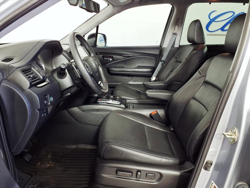 2016 Honda Pilot Elite photo 17