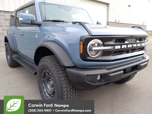 2025 Ford Bronco 4-Door Outer Banks's photo