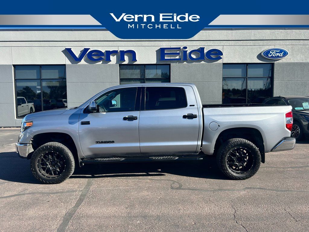 2019 Toyota Tundra SR5's photo