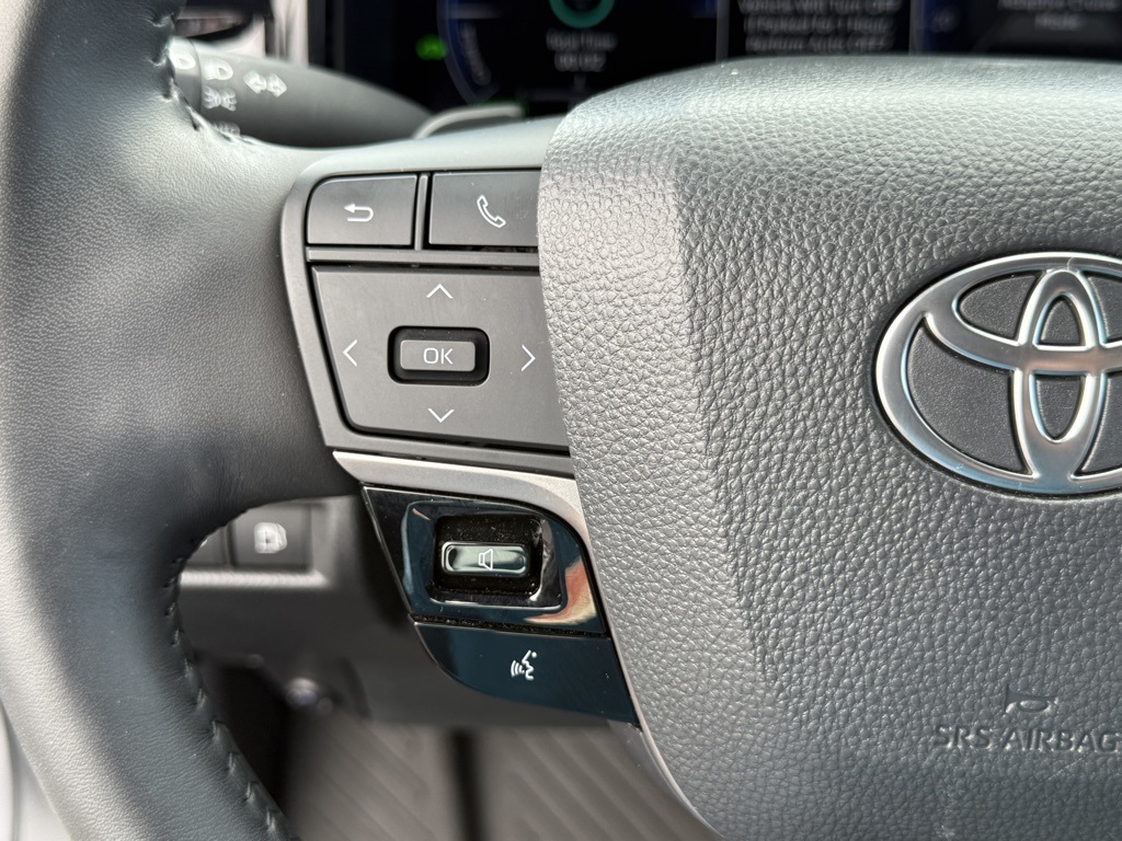 2025 Toyota Camry XSE photo 17