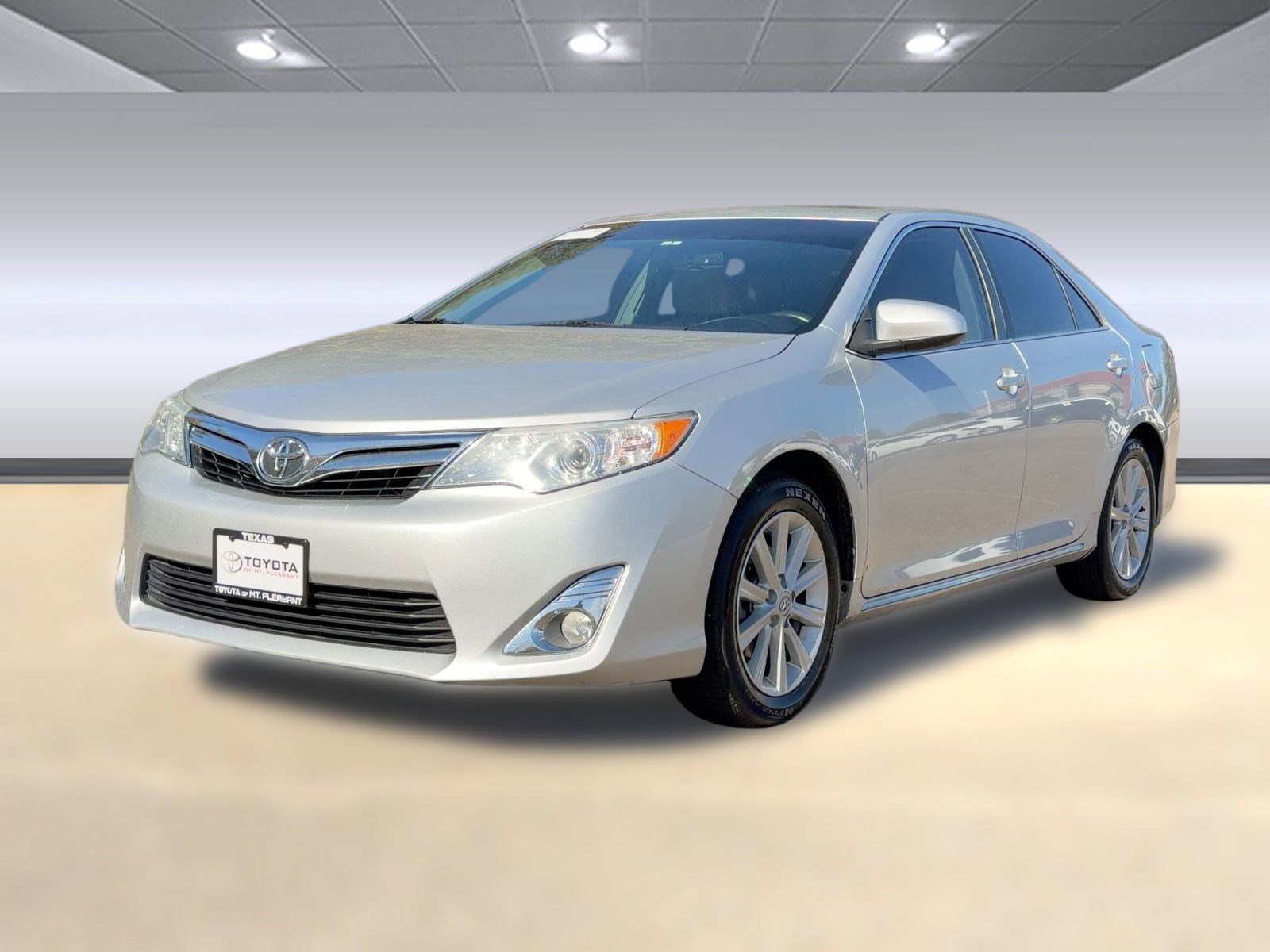 Used 2014 Toyota Camry XLE with VIN 4T1BF1FK9EU801625 for sale in Mount Pleasant, TX