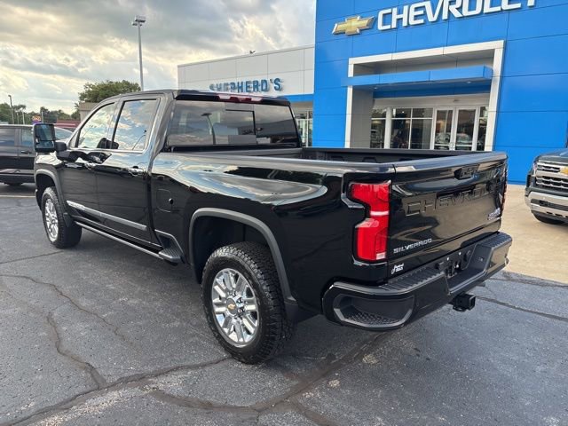 2025 Chevrolet Silverado 2500HD High Country photo 4