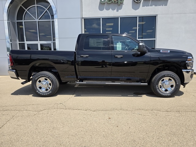 2025 Ram 2500 Tradesman photo 2