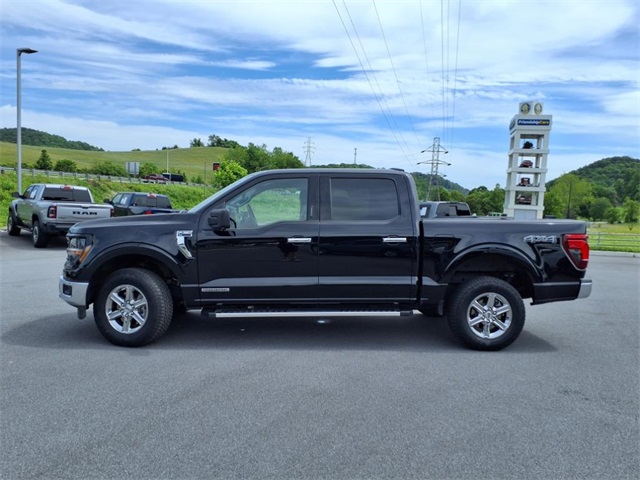 2024 Ford F-150 XLT photo 3
