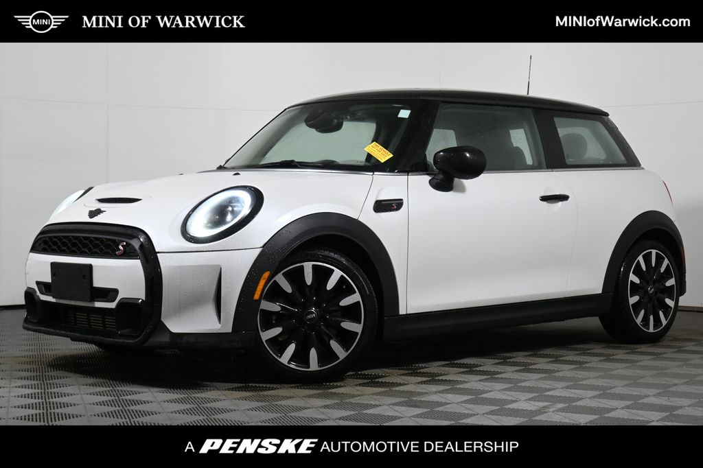2024 MINI Hardtop 2 Door S's photo