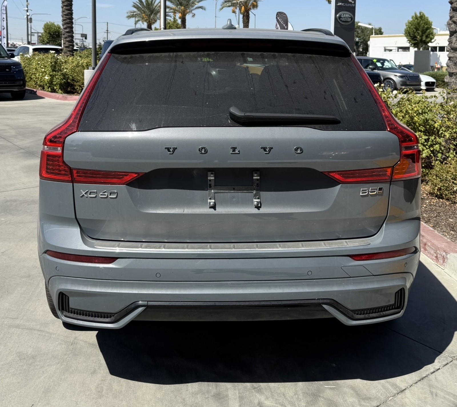 2023 Volvo XC60 Plus photo 3