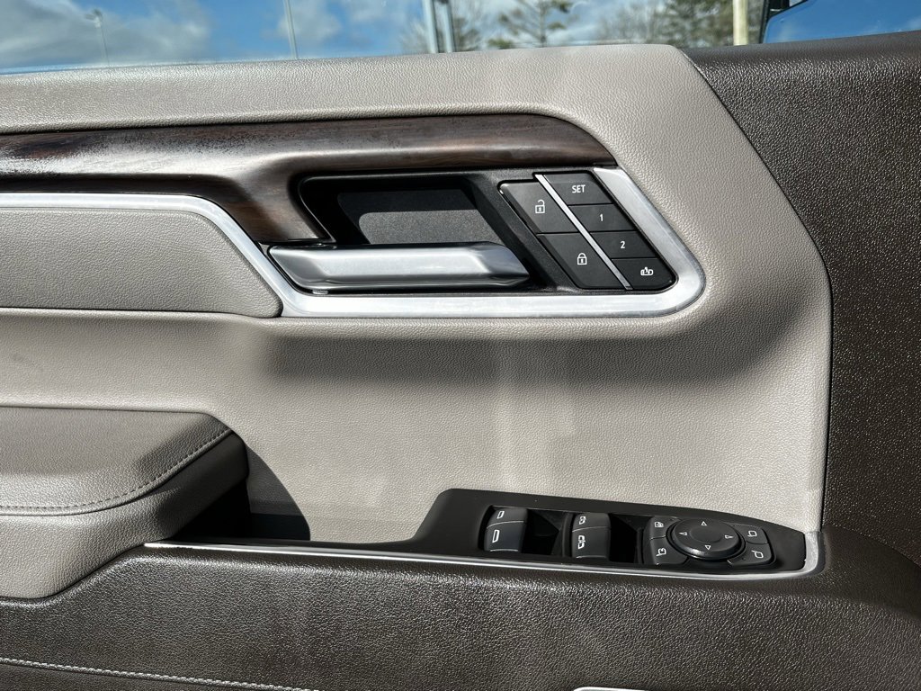 2025 Gmc Sierra 1500 SLT photo 4