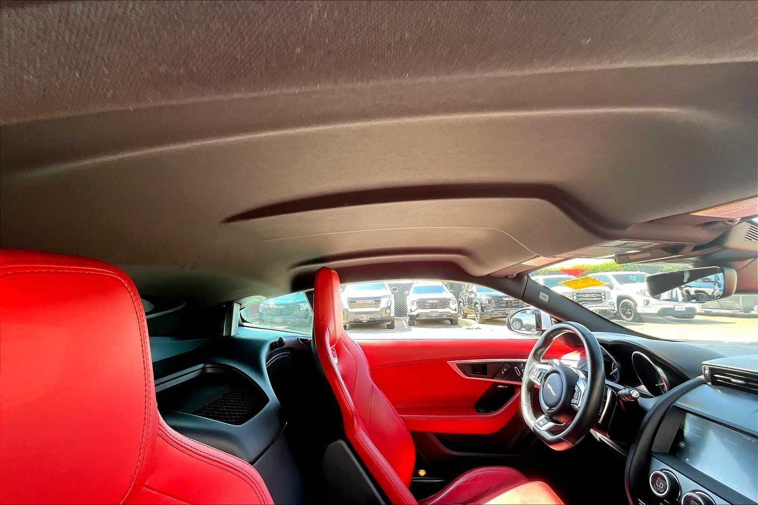 2020 Jaguar F-TYPE R photo 11