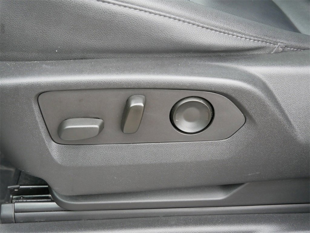 2021 Chevrolet Suburban LT photo 17