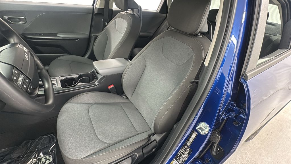 2025 Kia K4 LXS photo 10