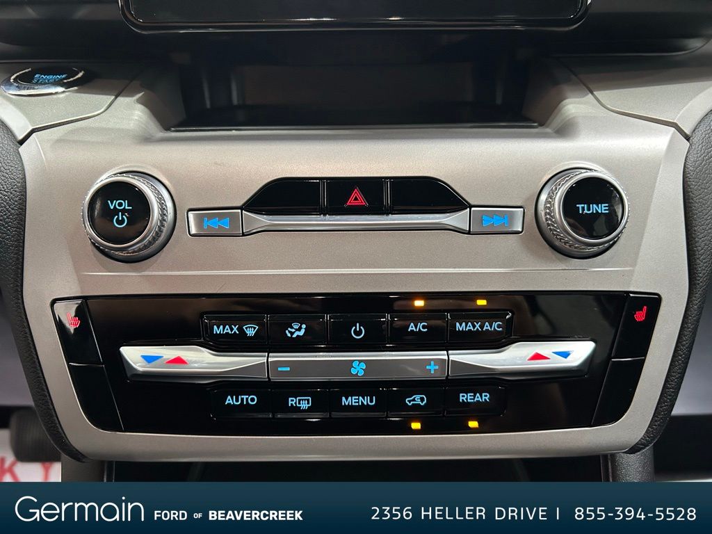 2022 Ford Explorer XLT photo 16