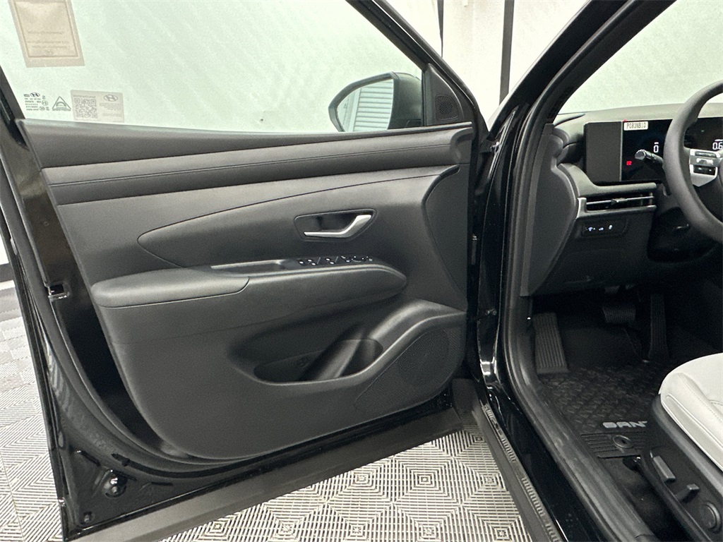 2025 Hyundai Santa Cruz SEL photo 9