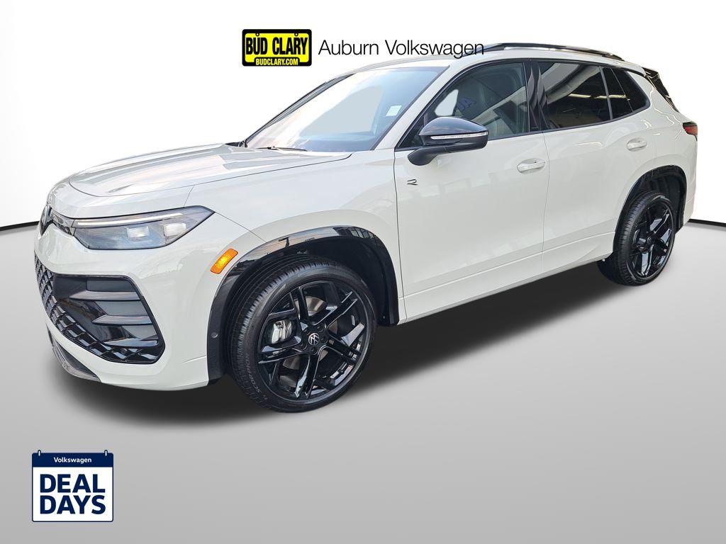 2026 Volkswagen Tiguan SE R-LINE BLACK's photo