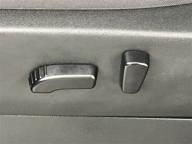 2023 Nissan Frontier SV photo 4