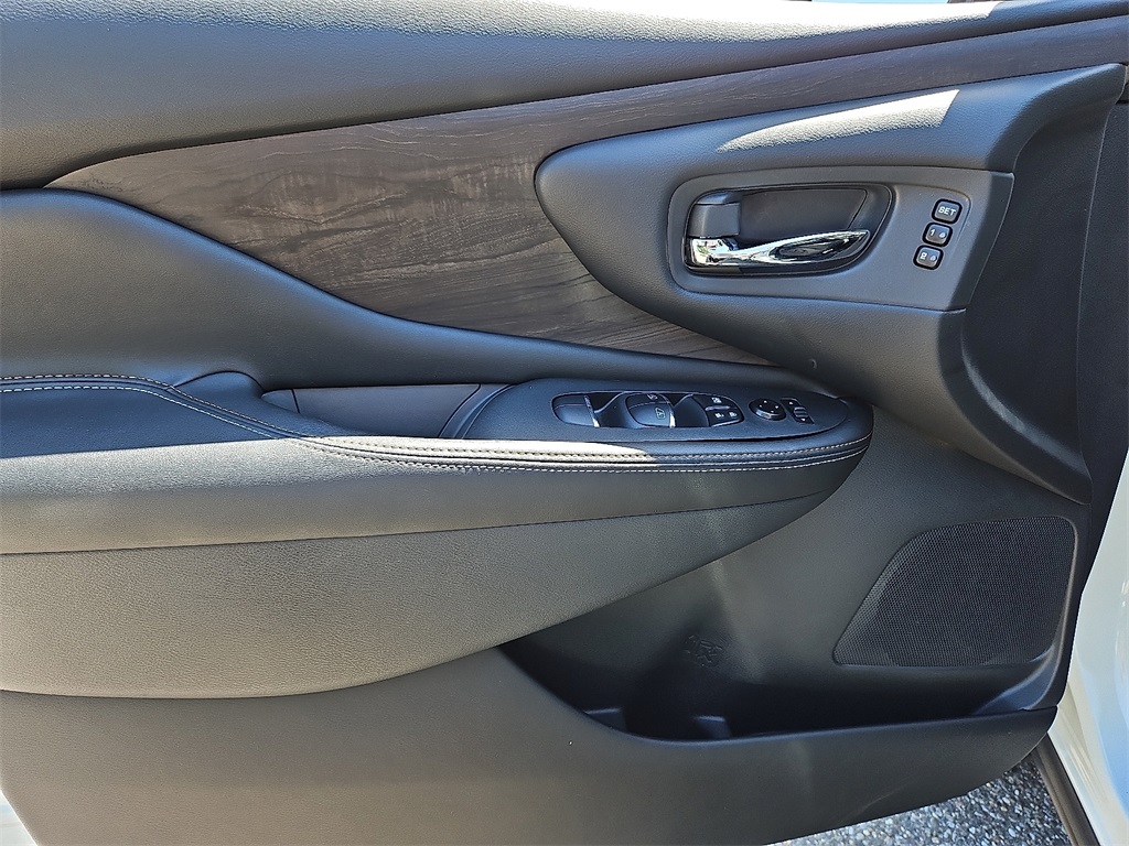 2023 Nissan Murano Platinum photo 12